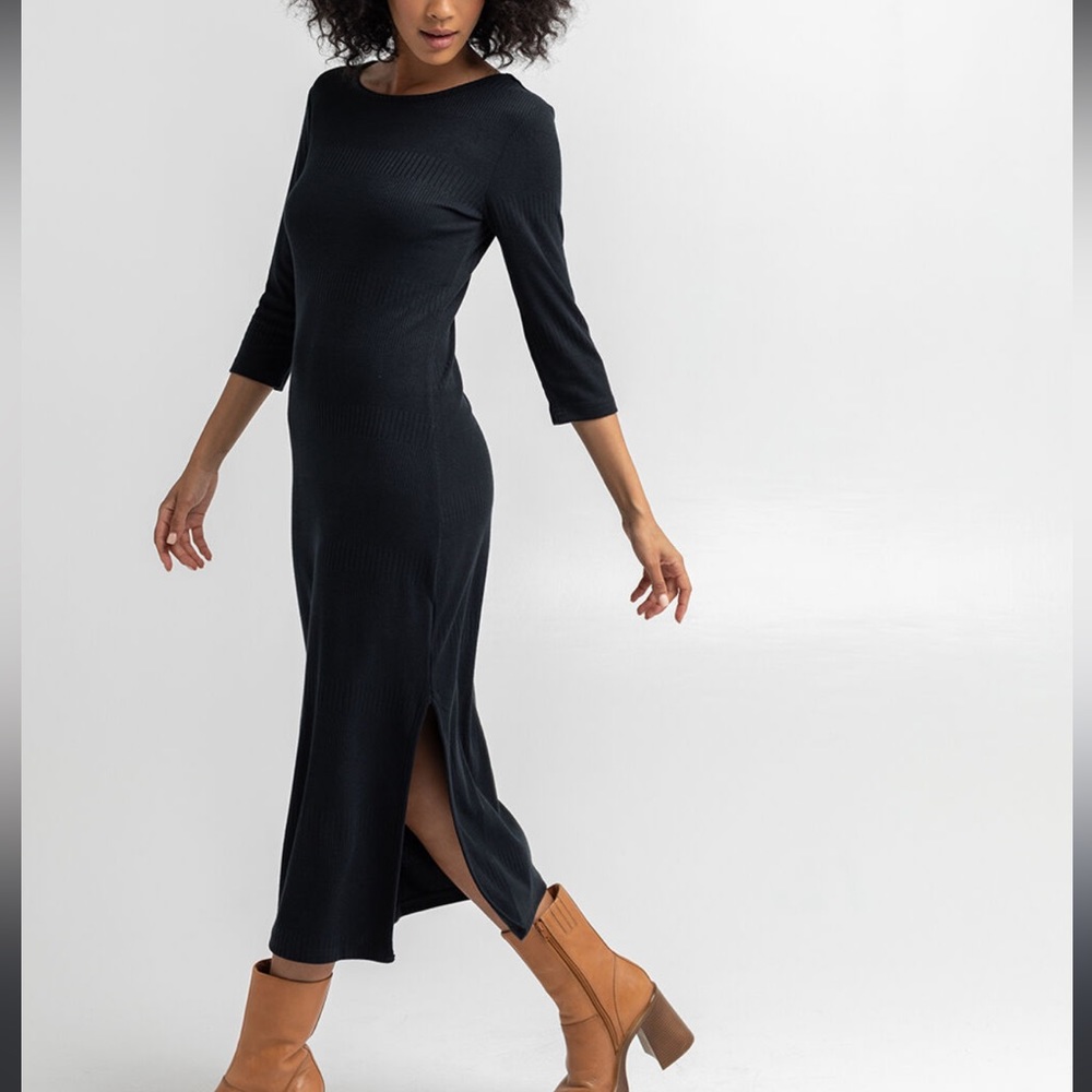 Black Maxi slim fitting half sleeve Dress